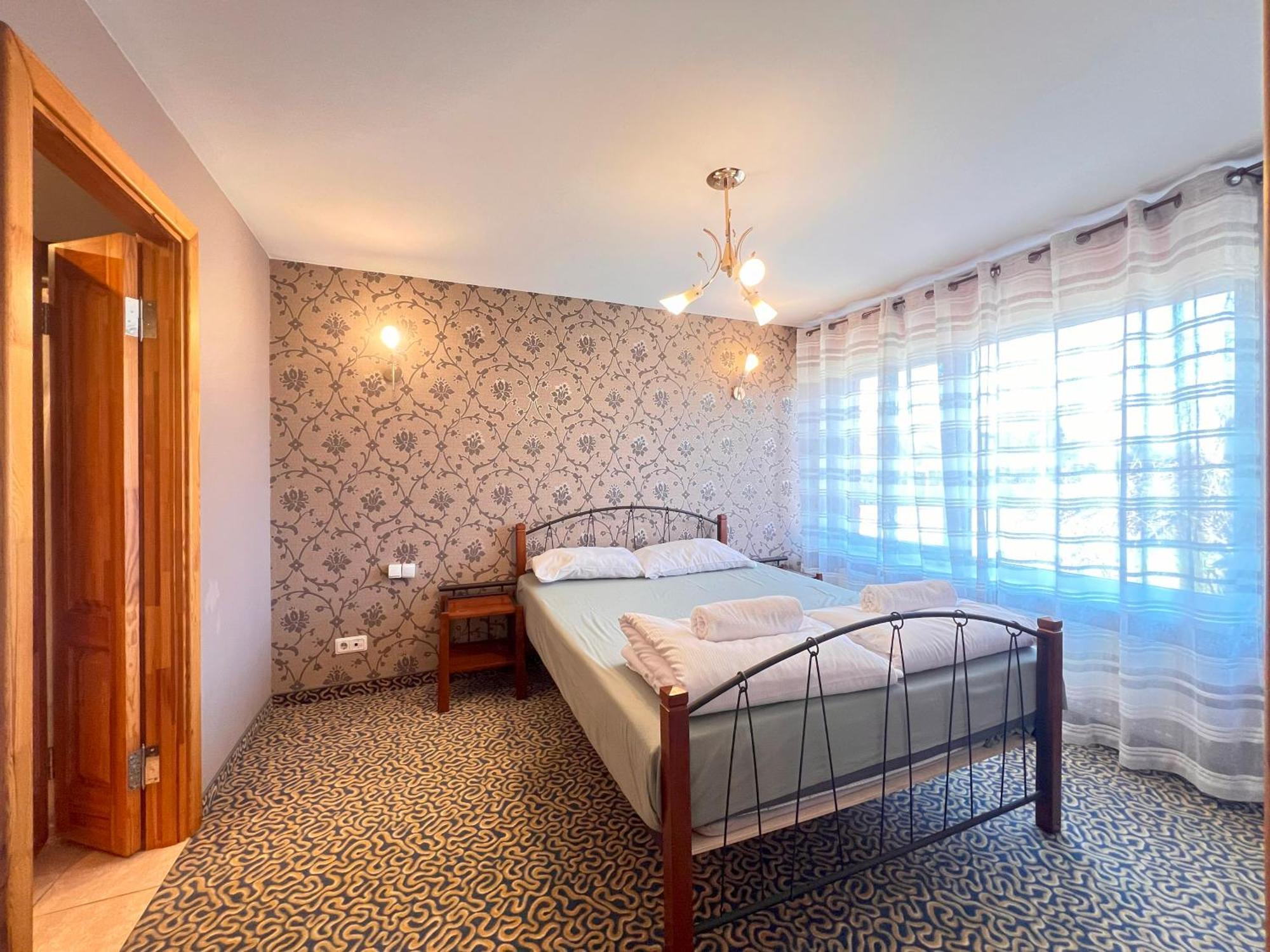 Park Hotel Ķekava מראה חיצוני תמונה