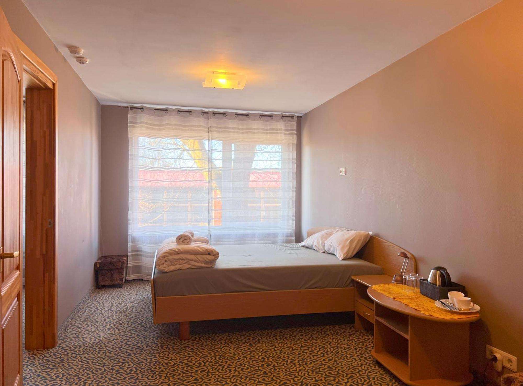 Park Hotel Ķekava מראה חיצוני תמונה